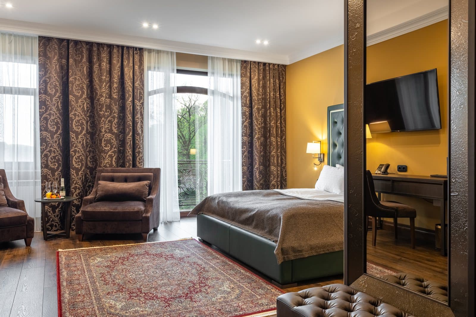 Guest room